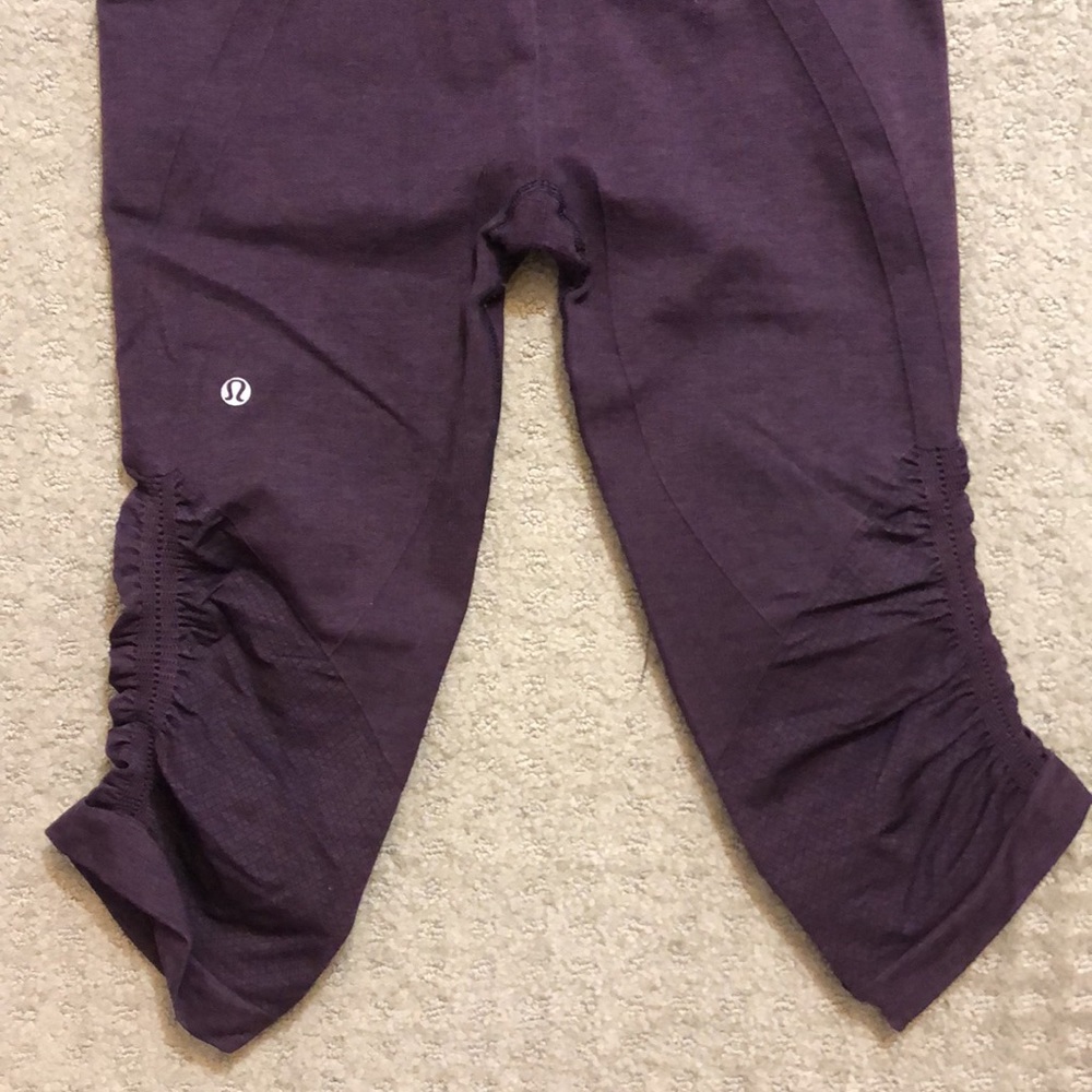 Lulu cropped leggings size 6
